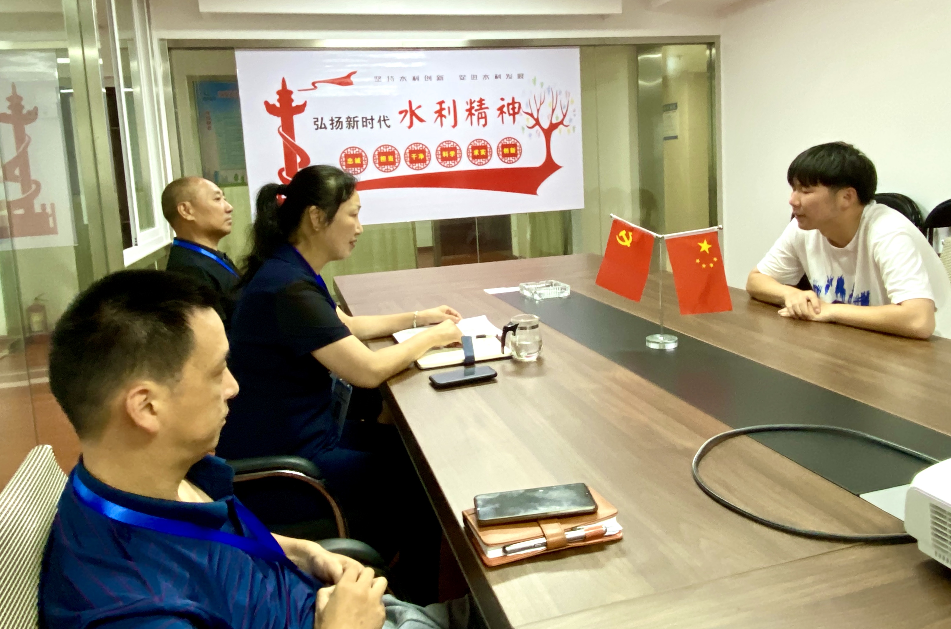 公司組織招新面試會(圖2) 公司組織招新面試會(圖2)